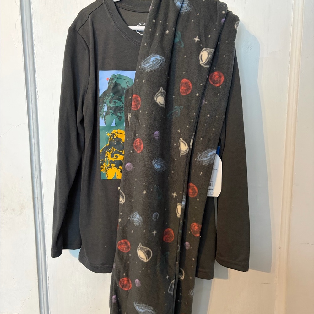 Wonder Nation Space Adventure Pajama Set - Gray and Multicolor